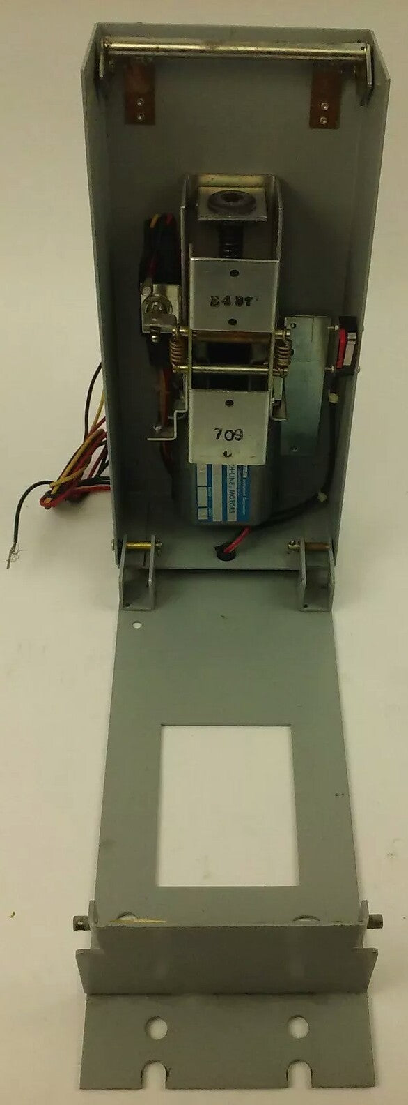 GE, TKMMOMA1, MOD 2, CIRCUIT BREAKER OPERATING MECHANISM, 120V- 50/60-6A, NEW
