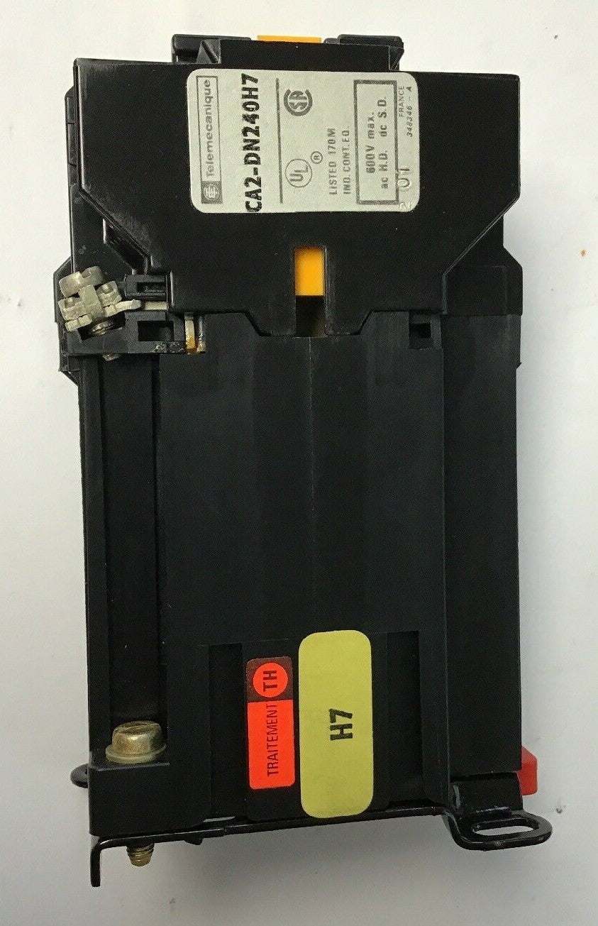 TELEMECANIQUE CA2-DN240B H7 CONTROL RELAY 600V W/LX7-D12