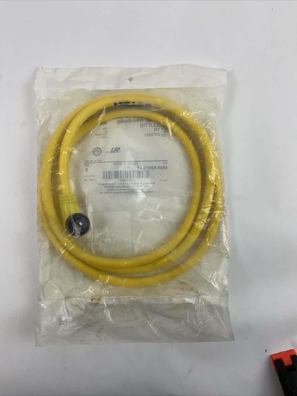 ALLEN BRADLEY 889N-R3HFC-6F QD CORDSET 3PIN 6FT. MINI RIGHT ANGLE SER.B