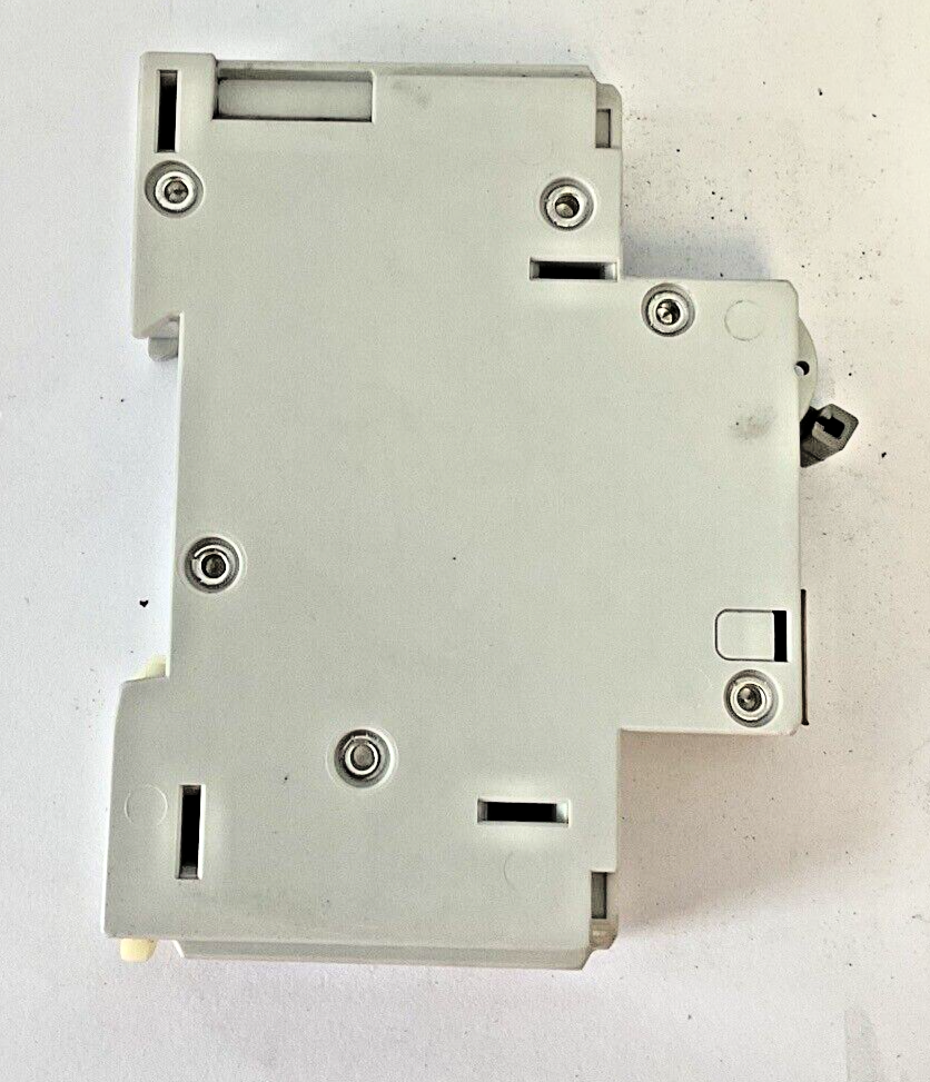 ALLEN BRADLEY 1492-CB1 G030 CIRCUIT BREAKER  3A SER.C 1/3HP 277VAC 1PH**LOTOF4**