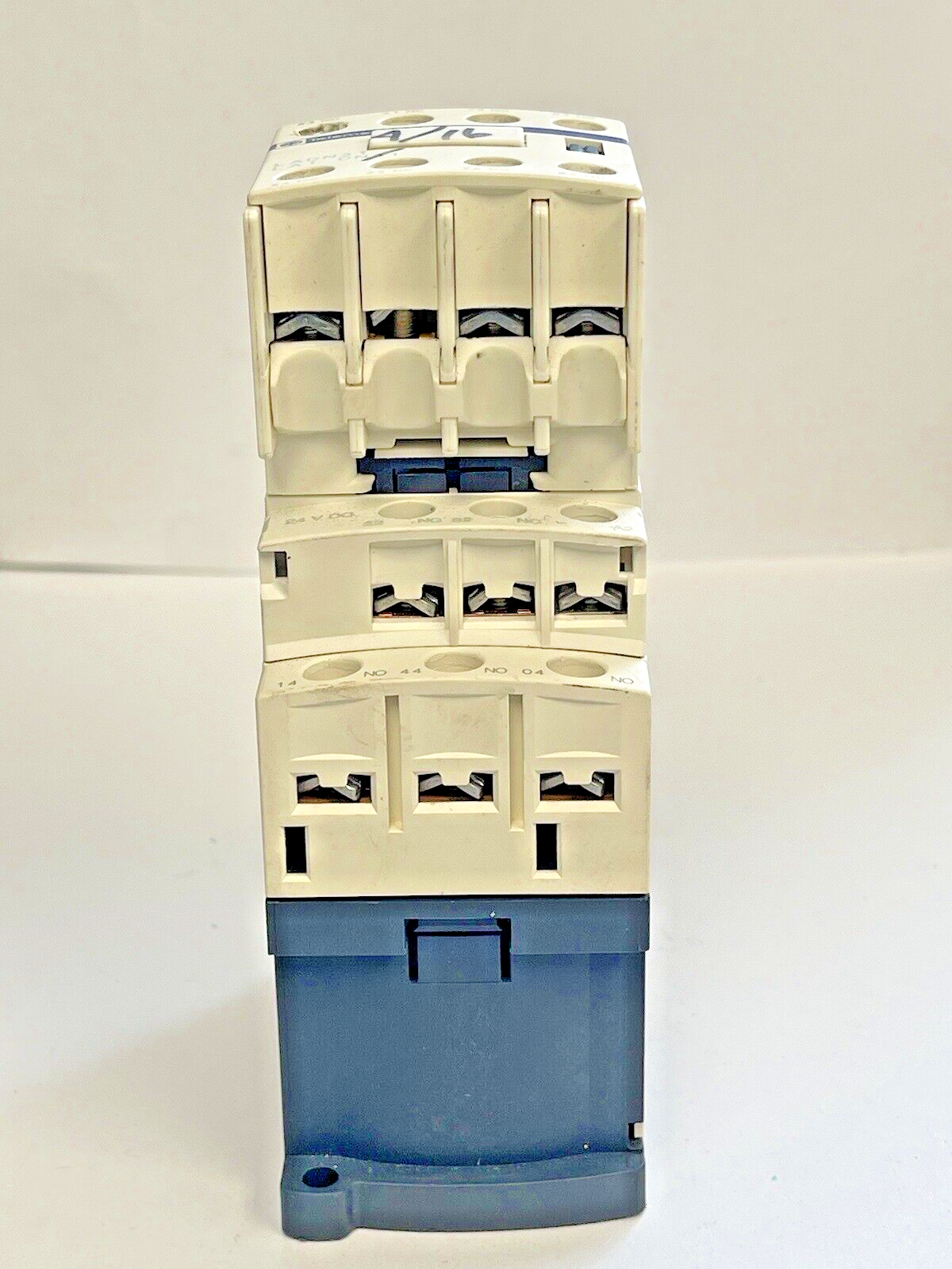 SCHNEIDER ELECTRIC - CAD32BD -24VDC CONTACTOR & LADN31LA1DN31 - CONTACT BLOCK