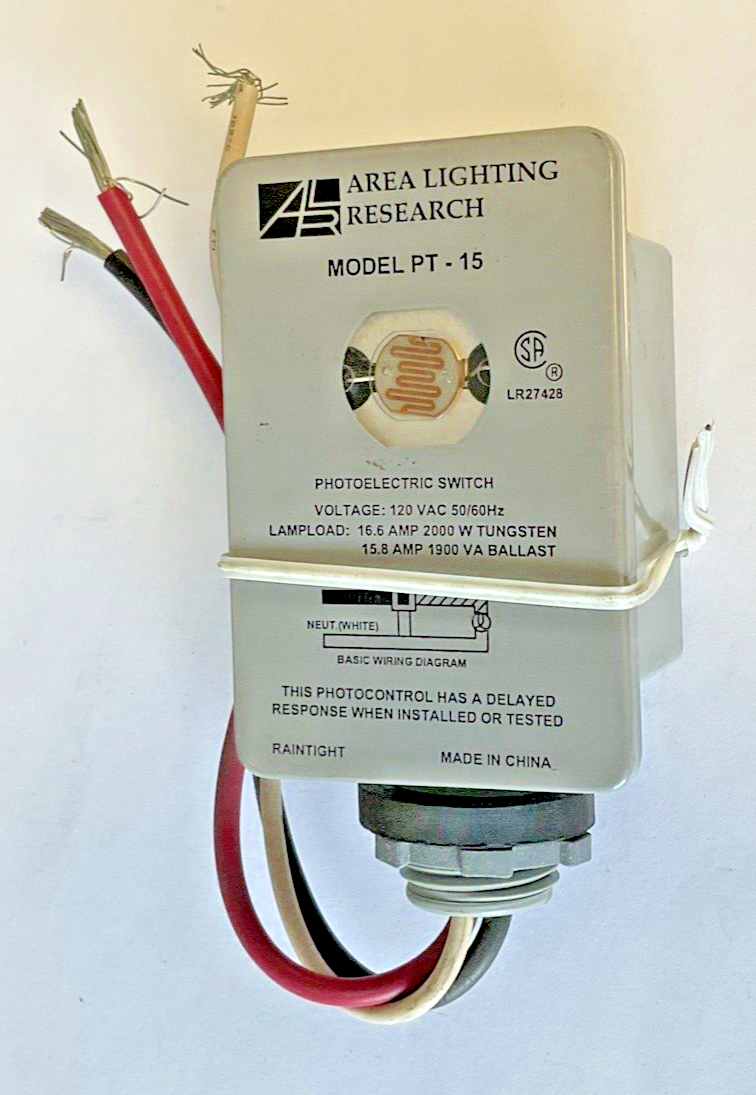 AREA LIGHTING RESEARCH MODEL PT-15 PHOTOELECTRIC SWITCH 120VAC 50/60HZ