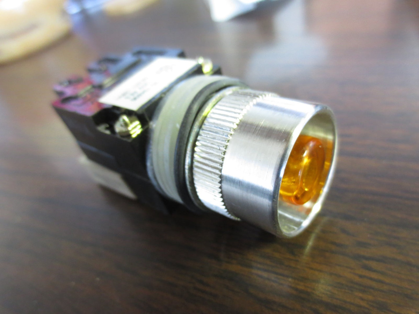 GENERAL ELECTRIC CR104E4224 MIN OILTIGHT ILLUM. PUSHBUTTON 120V - NEW SURPLUS