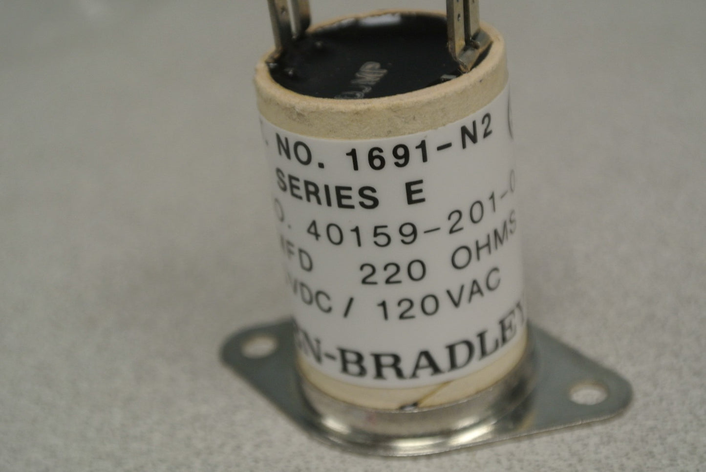 ALLEN-BRADLEY 1691-N2 CONTACT PROTECTOR / SURGE SUPPRESSOR / 0.5 mfd / 220 OHMS