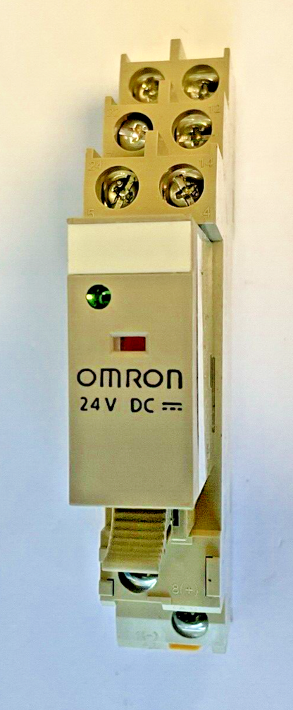 OMRON 1396CX SOCKET 5A 250V W/ G2R-2-SND RELAY ***LOTOF2***