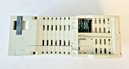 ALLEN BRADLEY 1783-US08T ETHERNET SWITCH SER.A DIR/VER. 10000013323/06