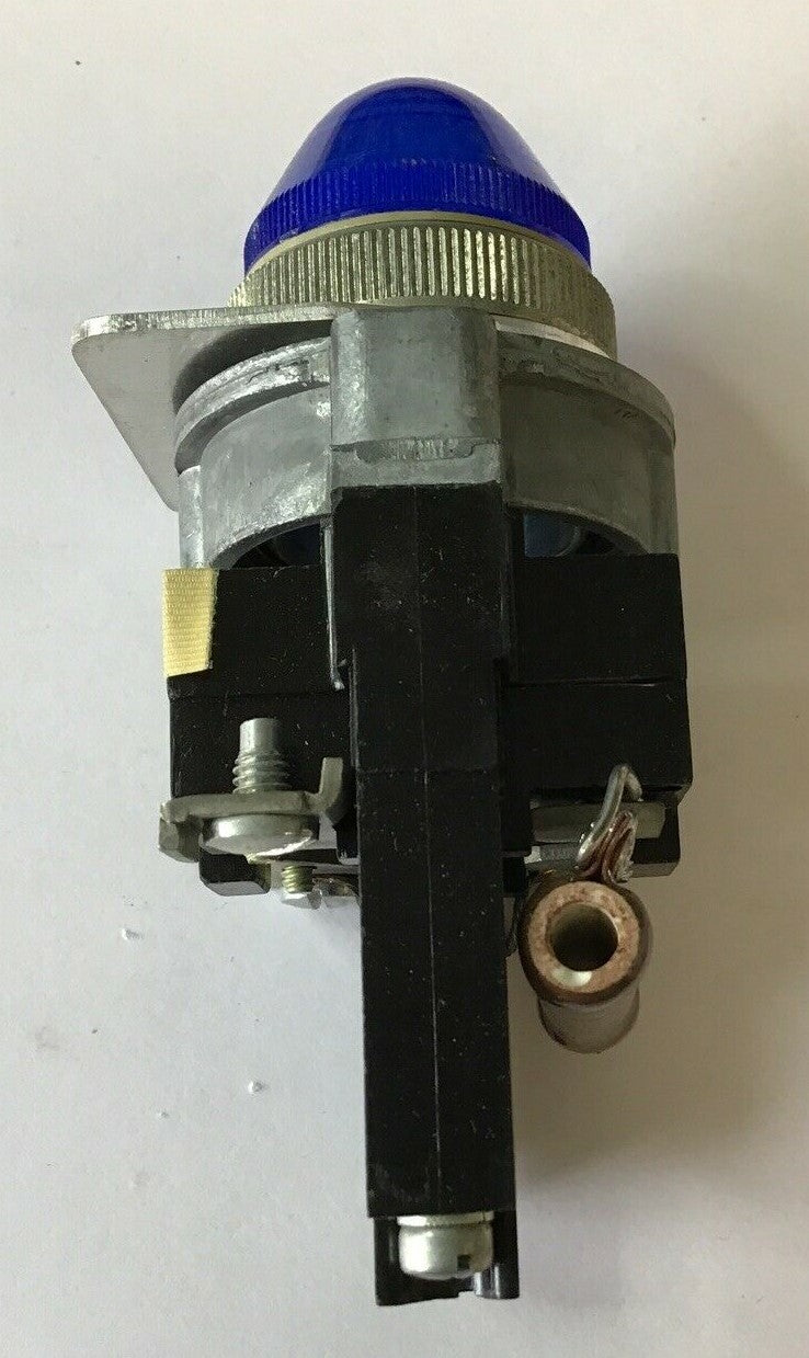 CUTLER HAMMER 10250H396A PUSH BUTTON ELEMENT INDICATING LIGHT  110V HEAVY DUTY