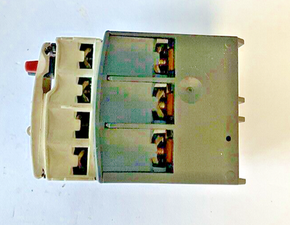 TELEMECANIQUE LRD 14 CONTACTOR 7-10A 690V 50/60HZ ***LOTOF2***