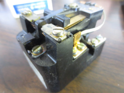 GENERAL ELECTRIC CR2790E100A23 GENERAL PURPOSE RELAY, 30A 32V 60Hz - NEW SURPLUS