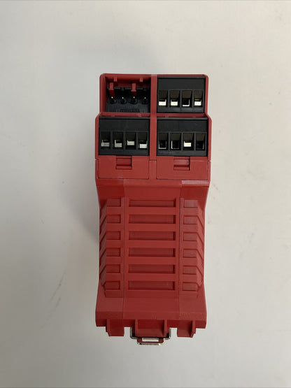 ALLEN BRADLEY 440R-M23147 SER B MSR138DP SAFETY RELAY OUTPUT AC15 250V DC13 24V
