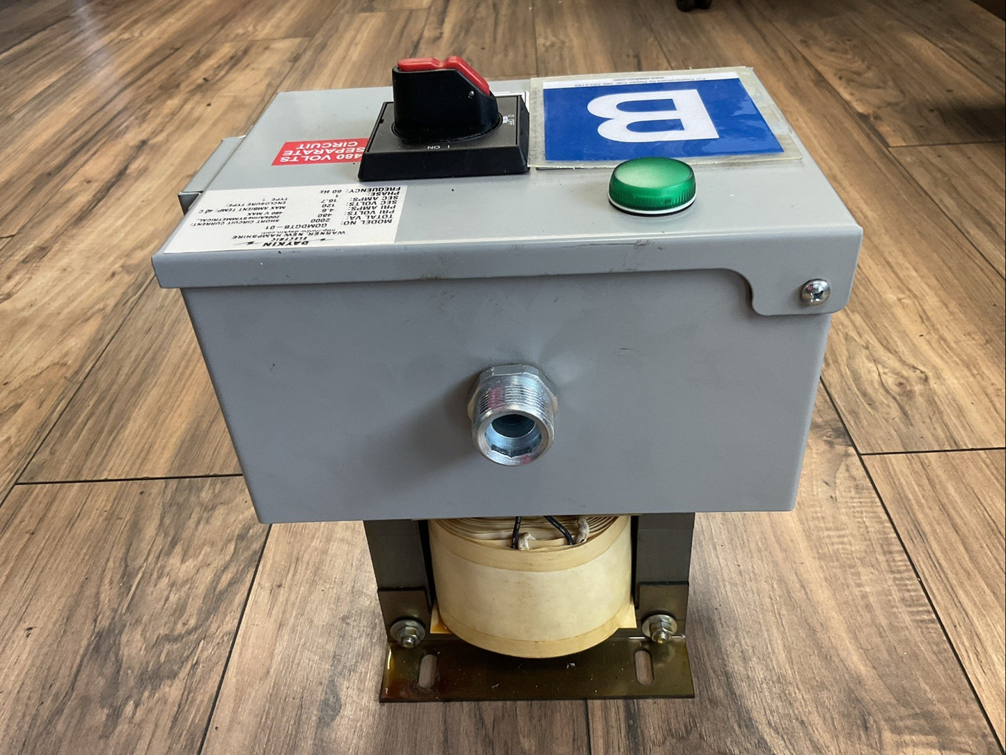 DAYKIN GOMDGTB-01 DISCONNECT SWITCH PRI 480V 4.6A SEC 120V 16.7A TF2000N-4024