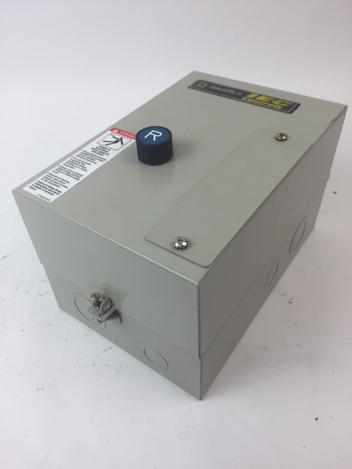 SQUARE D LE1UD0936G6 AC MAGNETIC STARTER 600VAC 3PH COIL 120V 60HZ TYPE 1 ENCLOS