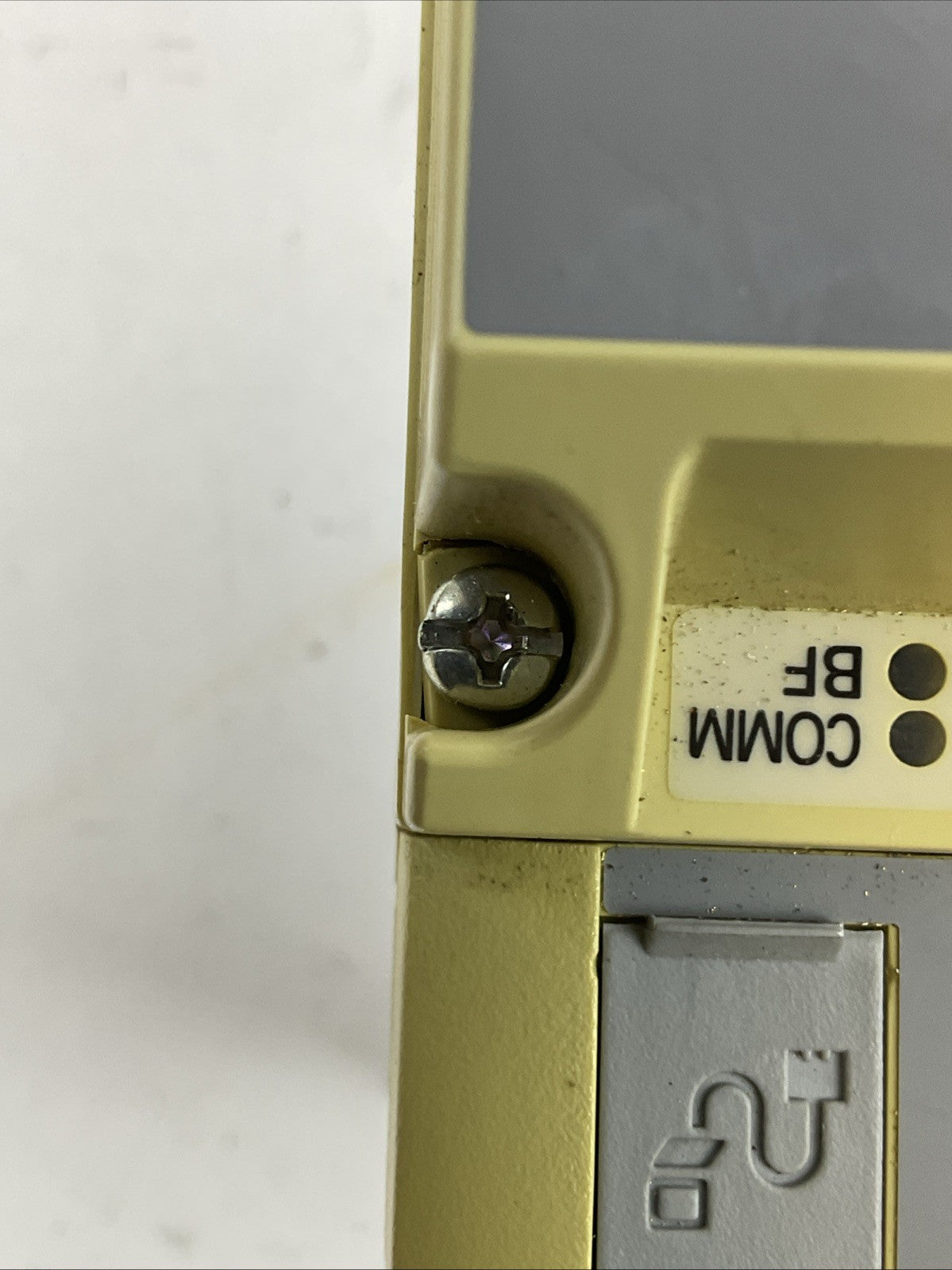 YASKAWA CIMR-VU4A0011FAA REV: C V1000 AC DRIVE OUTPUT 3PH 0-480V 11.1/9.2A