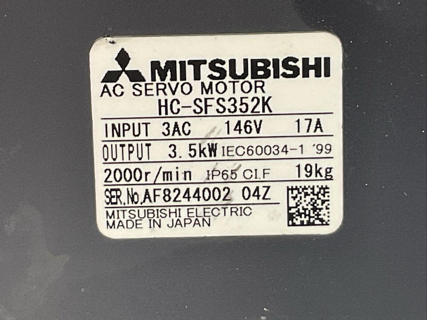 MITSUBISHI HC-SFS352K AC SERVO MOTOR 2000RPM OUTPUT 2.5kW INPUT 146VAC 17A