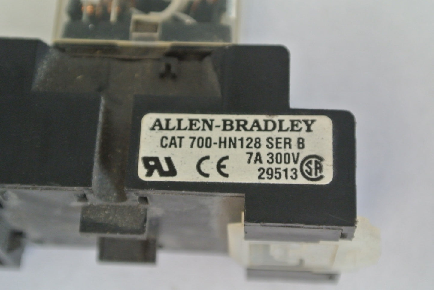 ALLEN-BRADLEY 700HC24A1 RELAY 120VAC, 5A, 1/6HP + 700-HN128 BASE