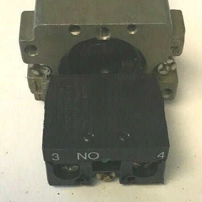 TELEMECANIQUE ZB2-BE101 CONTACT BLOCK 10A 400V W/CONTACT BLOCK ASSY. AND SWITCH
