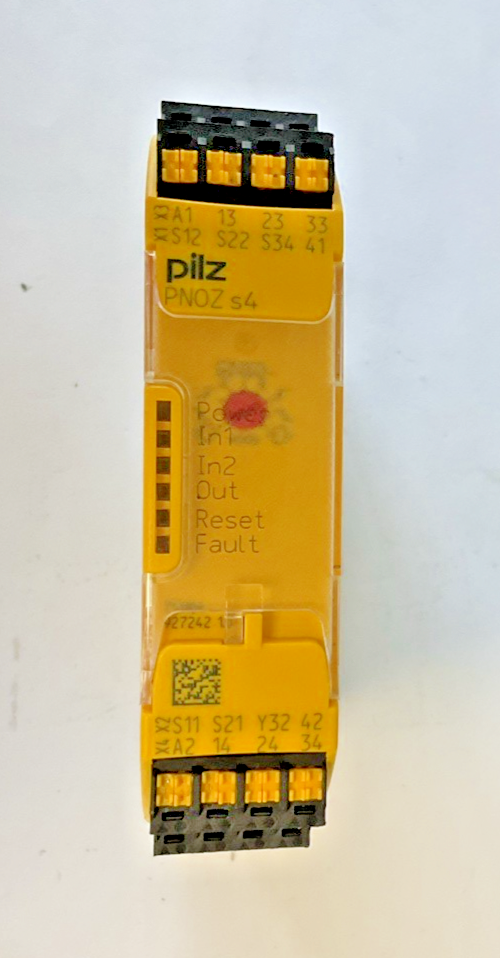 PILZ PNOZ S4 C 24 VDC 3N/0 1N/C SAFETY RELAY 24VDC