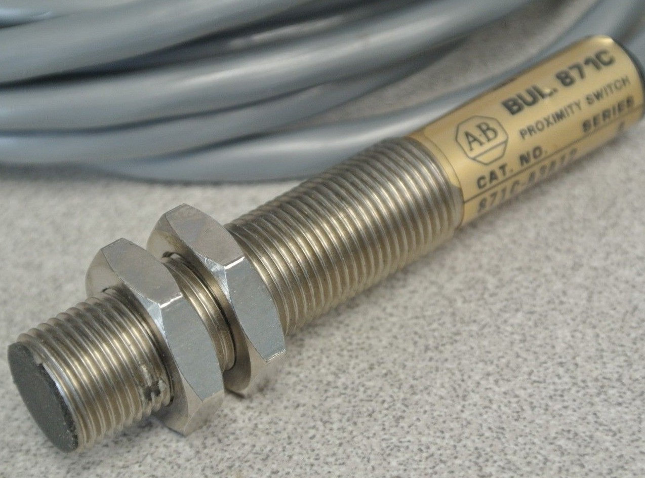 ALLEN-BRADLEY 871C-A3A12 CYLINDRICAL INDUCTIVE PROXIMITY SWITCH / 10-30VDC 3mm