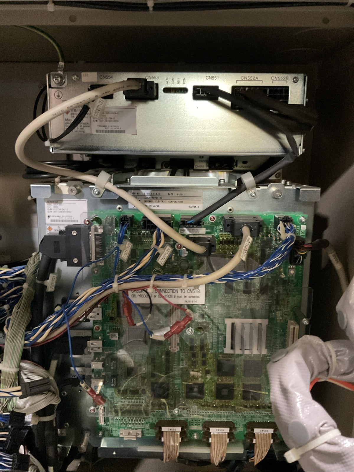 YASKAWA YR-MH00005-E10 WELDING DX100/MH5 TYPE ERDR-MH00005-B32 3PH 480V 50/60HZ