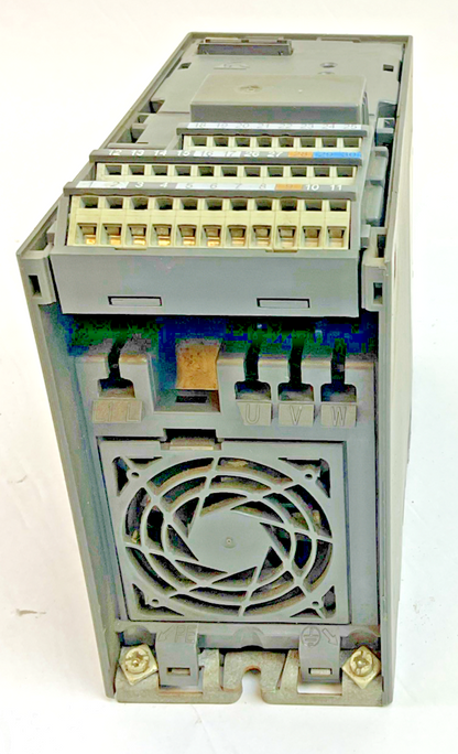 SIEMENS 6SE6440-2UD13-7AA1 FREQUENCY INVERTER MICROMASTER 440 VER. F03/2.11