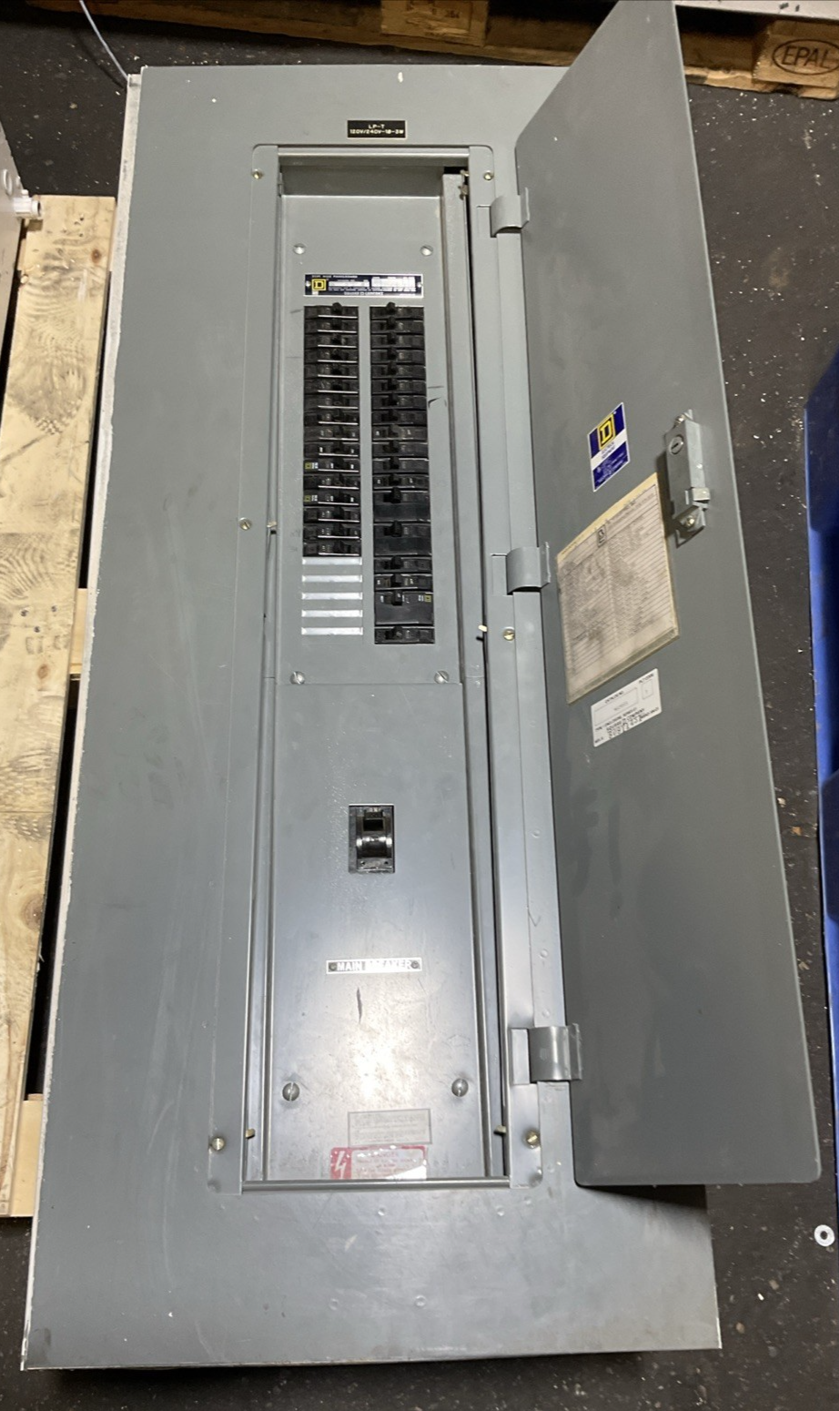 SQUARE D MSC50TS BREAKER PANELBOARD TYPE 1 SER E1 200A 120/240V 150AMP MAIN