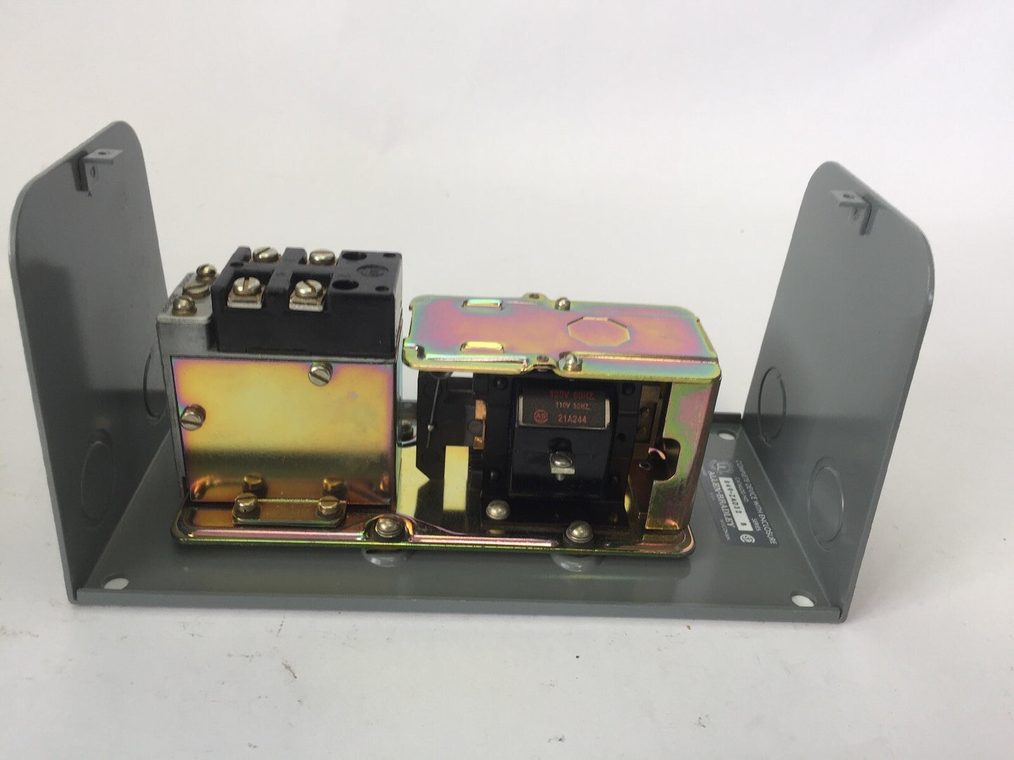 ALLEN BRADLEY 849-ZAD32 PNEUMATIC TIMING RELAY NEMA TYPE 1 21A224 COIL 120V 60HZ
