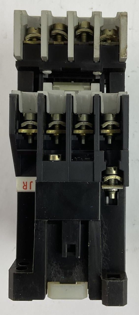 ALLEN BRADLEY 700-F400A1 SER B CONTACTOR 600VAC 300VDC 10A COIL 120V 195-FA22