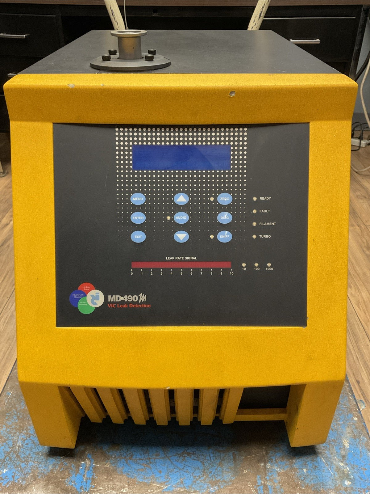 AMERICAN INDUSTRIAL INC MD490M VIC LEAK DETECTOR 100-240VAC 250W 50/60HZ