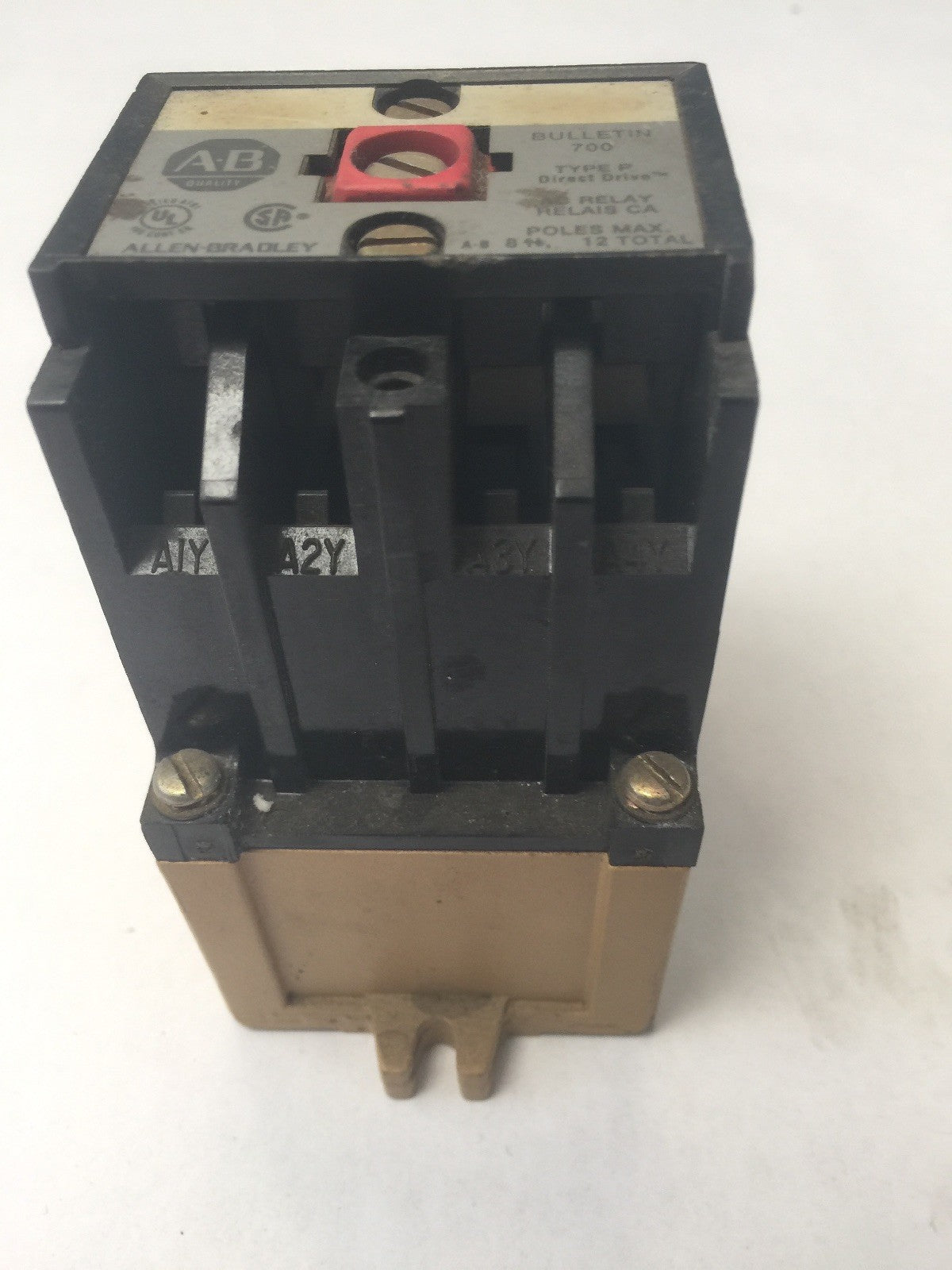 ALLEN BRADLEY 700-P000A1 CONTROL RELAY TYPE P 115-120V 60HZ 110V 50HZ SERIES B