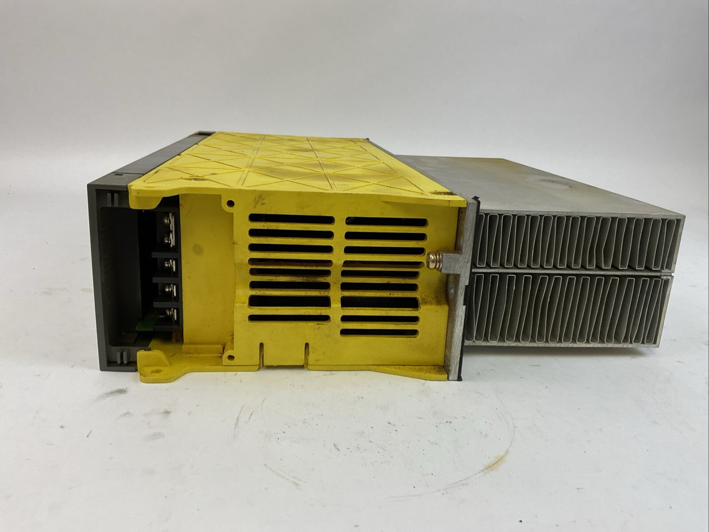 FANUC A06B-6077-H111 POWER SUPPLY SER C INPUT 200-230VAC 49A OUTPUT 283-325VDC
