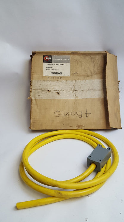 CUTLER HAMMER LIMIT SWITCH RECEPTACLE E50RAS NIB