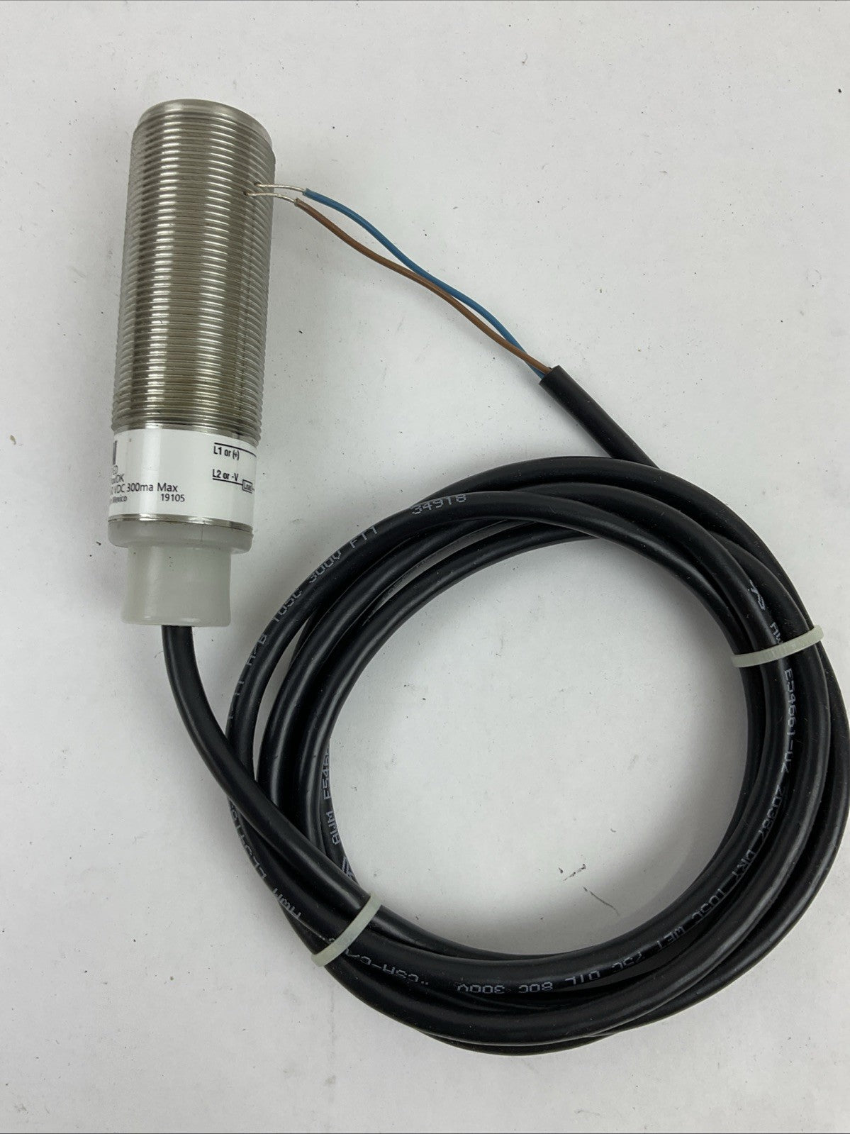 EATON E58-30DP150-ED 90-132VAC 18-50VDC 300ma PHOTOELECTRIC SENSOR