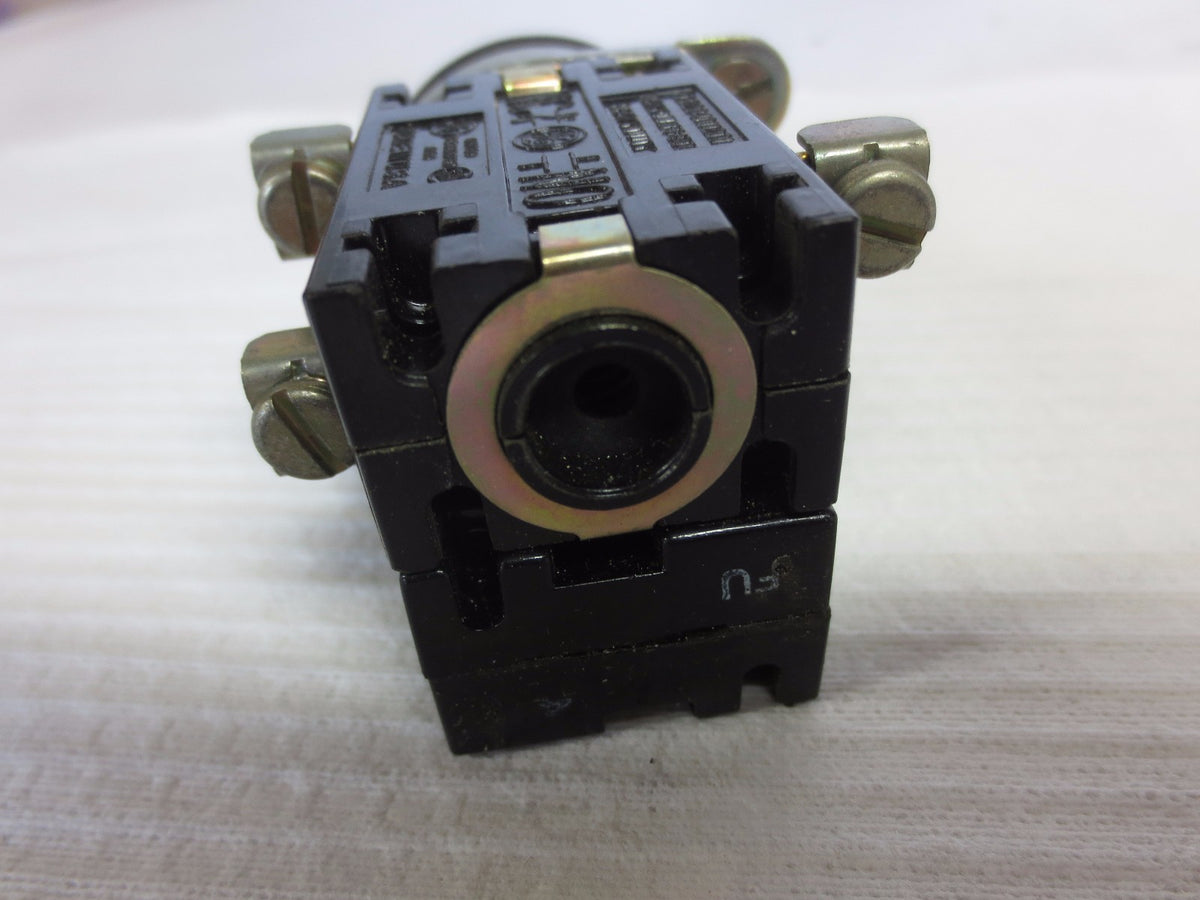 GENERAL ELECTRIC CR2940UW221B4 ILLUMINATED PUSHBUTTON, RED - NEW SURPLUS