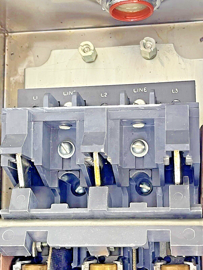 CUTLER HAMMER - A30CWA0 A2- COMBINATION MOTOR STARTER WITH MOTOR CIRCUIT SWITCH
