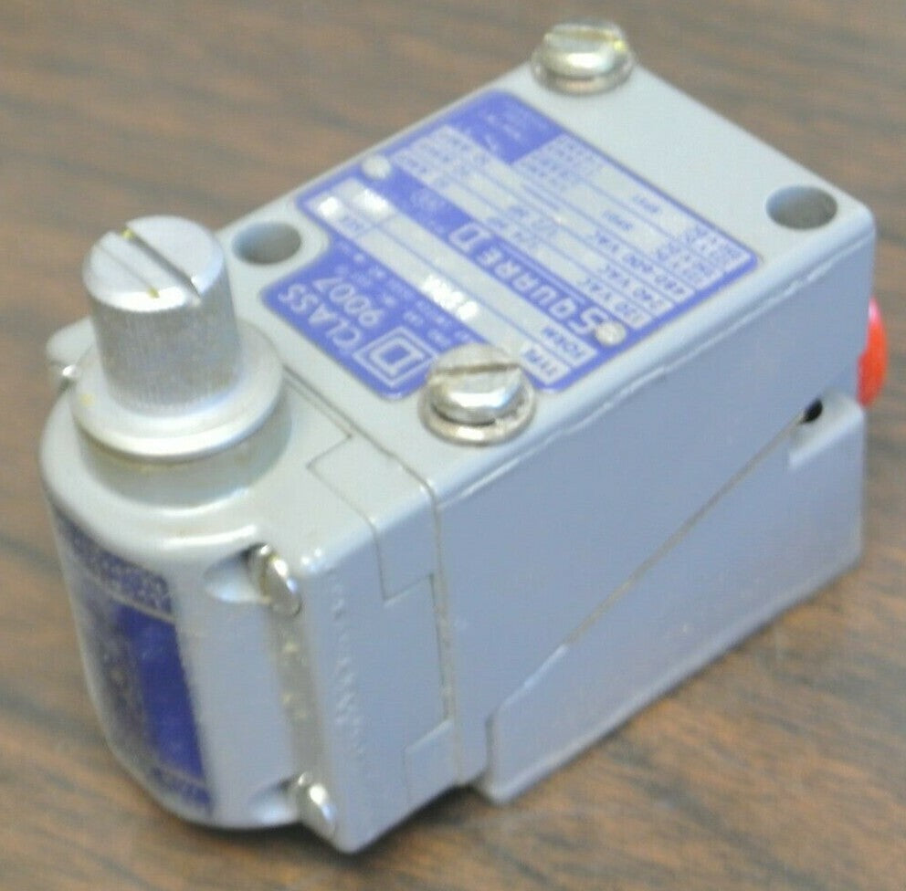 SQUARE D 9007 B52A, Ser. B HEAVY DUTY LIMIT SWITCH / NEW SURPLUS