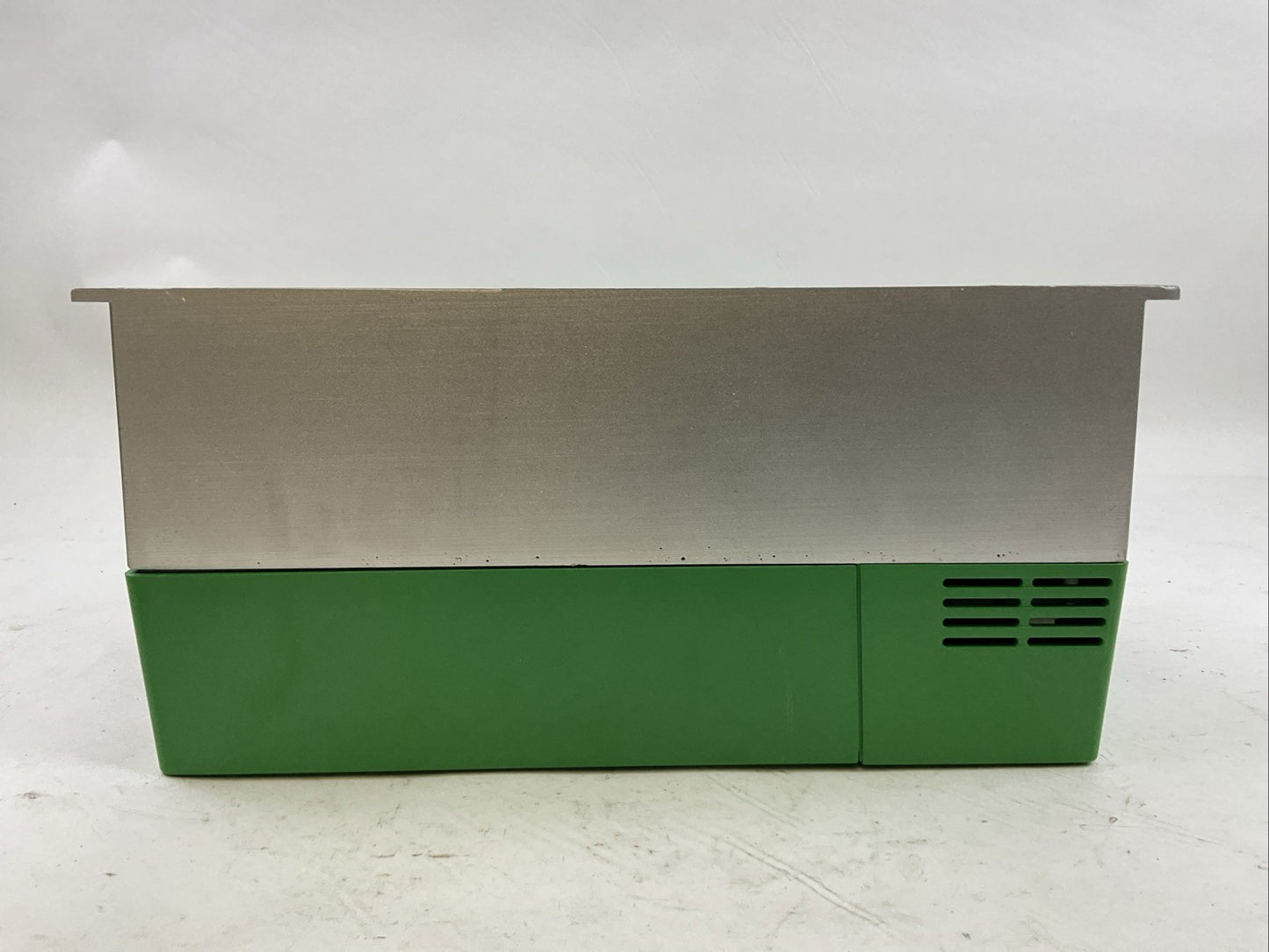 CONTROL TECHNIQUES COMMANDER SE33200550 INVERTER DRIVE 7.5HP 0-240VAC 25A