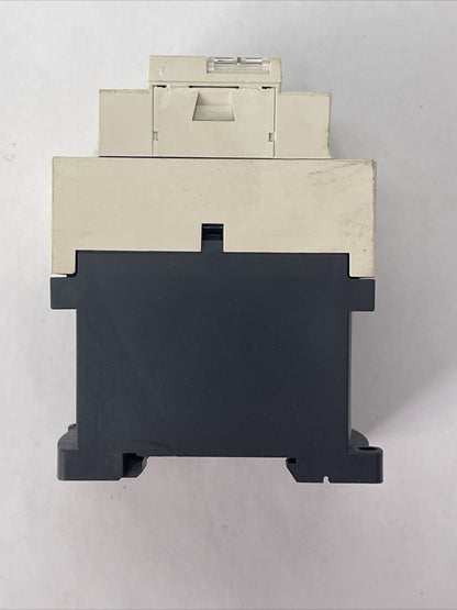 TELEMECANIQUE / SQUARE D CAD32BD CONTACTOR 600VAC 10AMP COIL 24VDC (LOT OF 5)