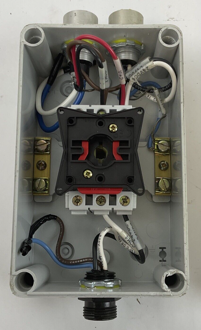 TELEMECANIQUE VC1GU V SWITCH CONTROL STATION 10HP 600V 24VDC