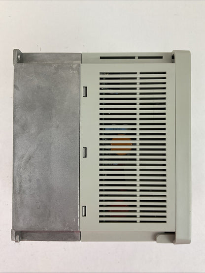 ALLEN BRADLEY 1305-BA01A-HA2 AC DRIVE SER C OUTPUT 380-460VAC 1.3A 0.37KW/0.5HP
