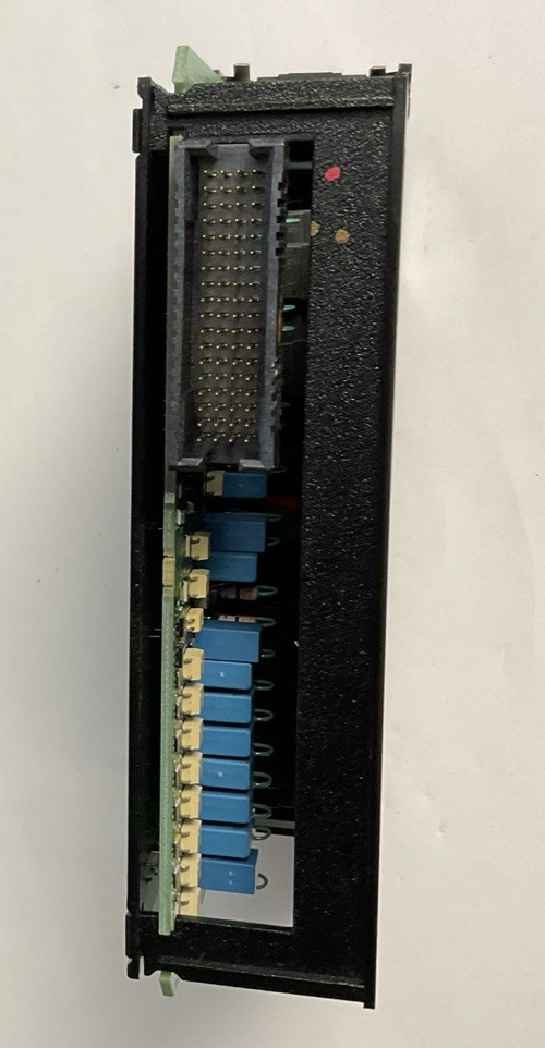 ALLEN BRADLEY 1756-OA16 SER A FW 3.2 16 PT D/O MODULE OUTPUT 50/60HZ