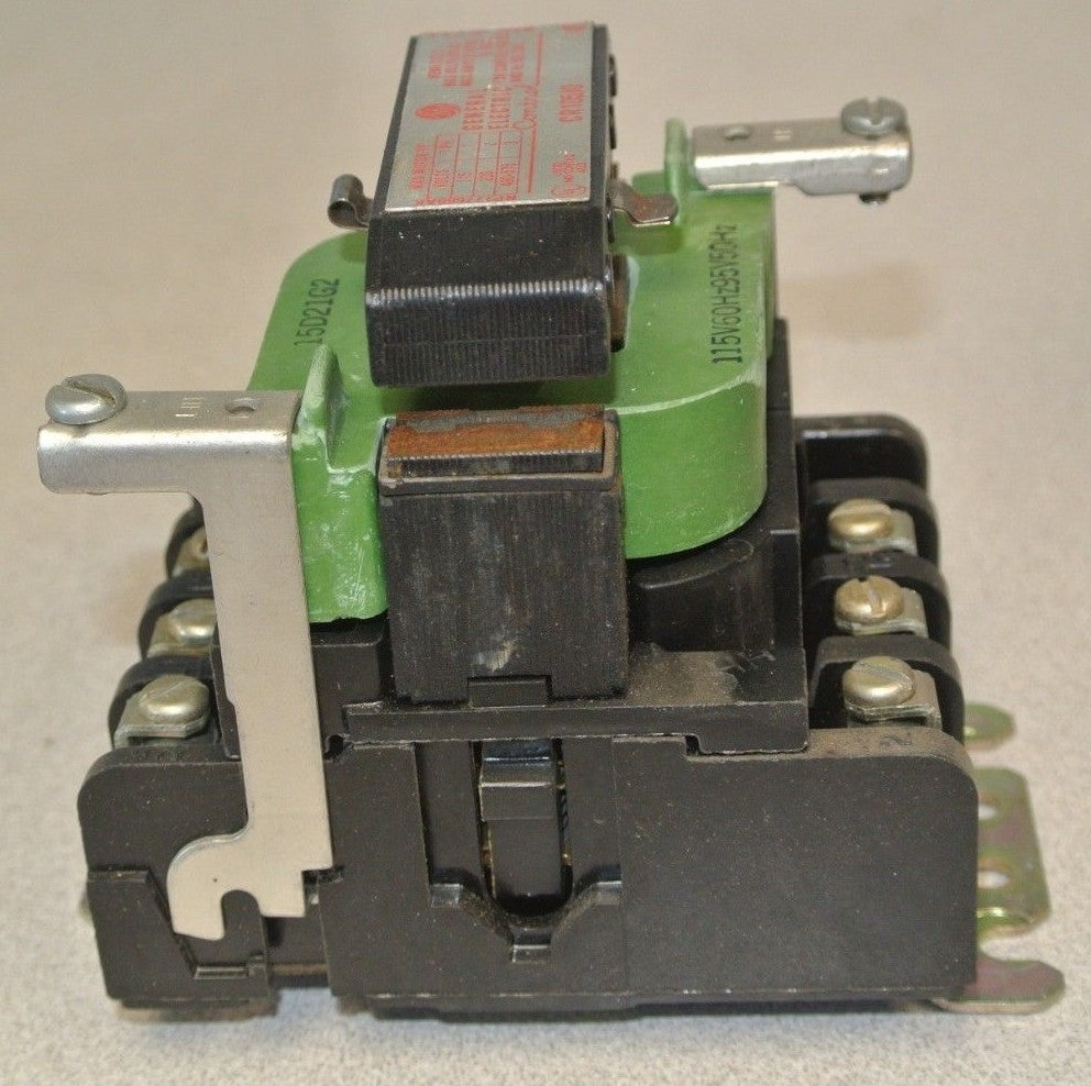 GENERAL ELECTRIC CR105J0 MAGNETIC CONTACTOR / 380V 50Hz, 440V 60Hz / NEW SURPLUS