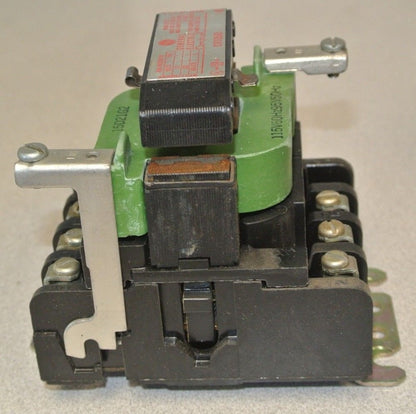 GENERAL ELECTRIC CR105J0 MAGNETIC CONTACTOR / 380V 50Hz, 440V 60Hz / NEW SURPLUS
