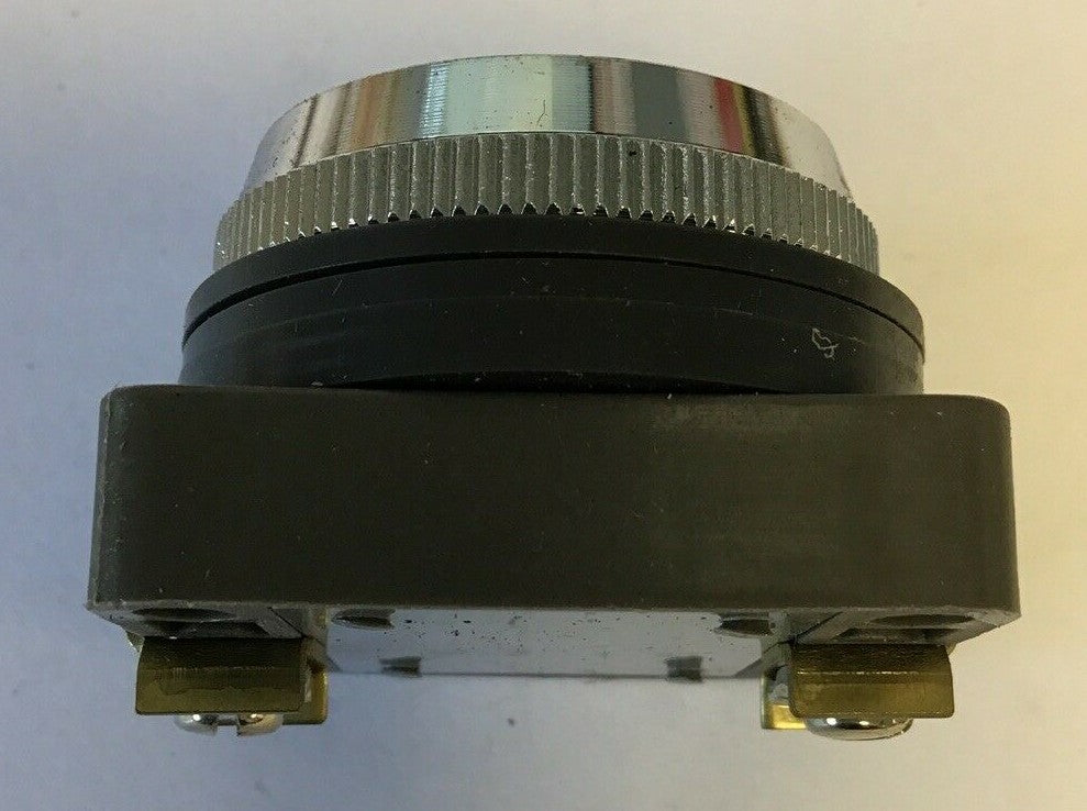IDEC APN 199 PUSHBUTTON ***LOTOF17***