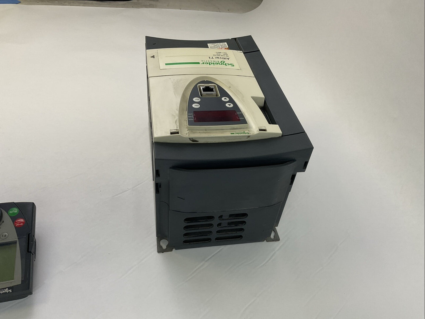 SCHNEIDER ELECTRIC ATV71HU4ON4 VARIABLE FREQUENCY DRIVE 4KW-5HP V5.7 IE70