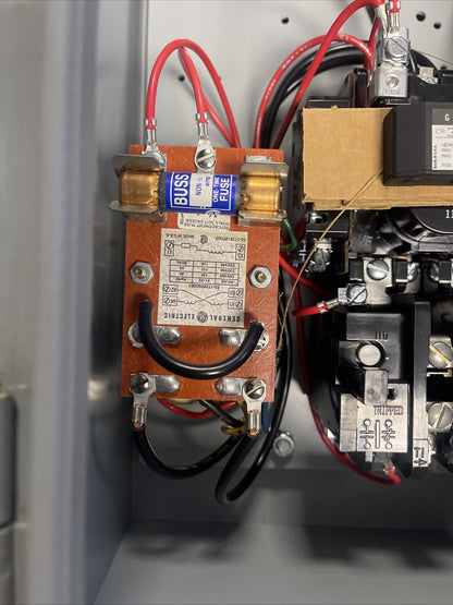 GE CR308C2042RADSJJ COMBINATION MAGNETIC STARTER SIZE 1 FUSIBLE 30A 600VAC 7.5HP