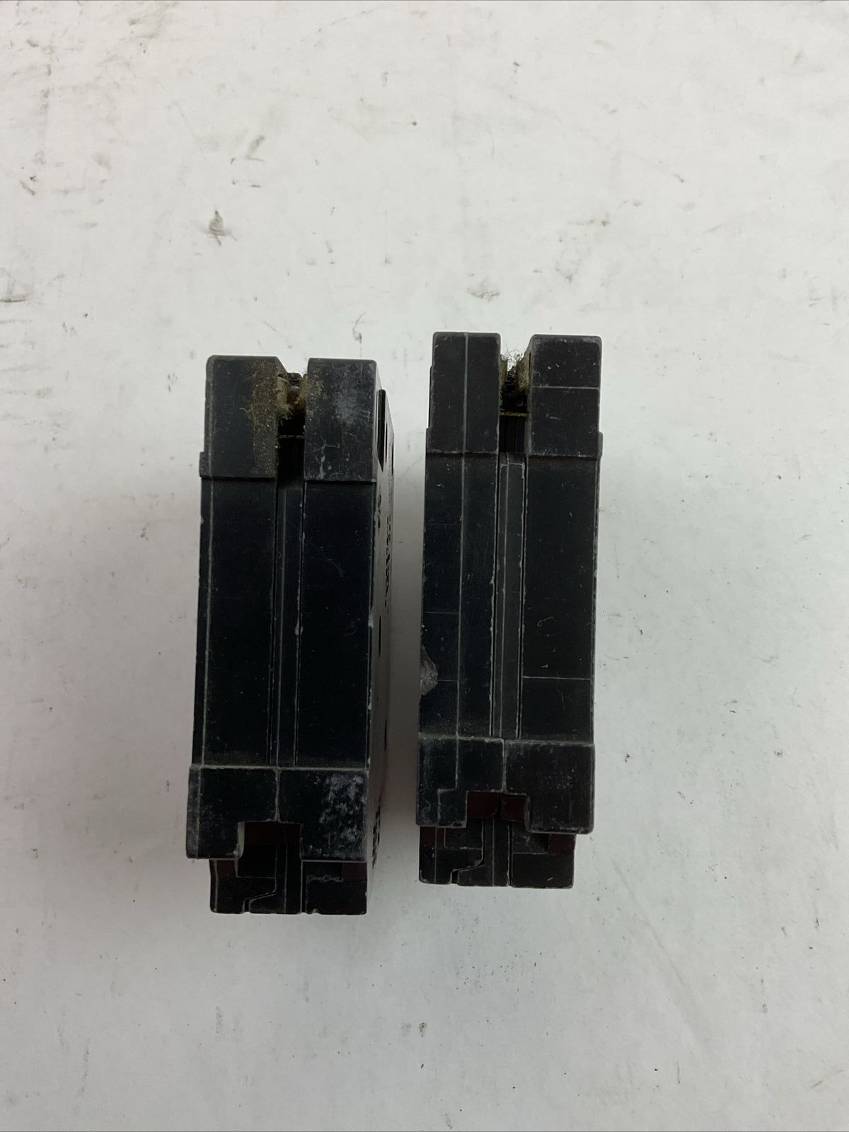 SQUARE D HOMT1520 MINITURE CIRCUIT BREAKER 15/20AMP 120/240VAC (LOT OF 2)