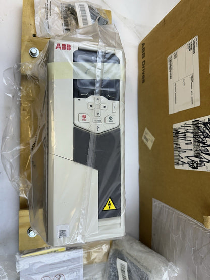 ABB ACS580-01-04A8-4 VFD VARIABLE FREQUENCY DRIVE 3HP 2.2KW 3PH 400-480VAC 4.8A
