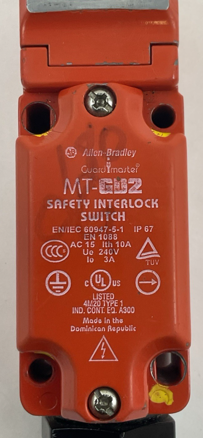 ALLEN-BRADLEY 240V GUARDMASTER SAFETY INTERLOCK SWITCH MT-GD2 / IEC 60947-5-1