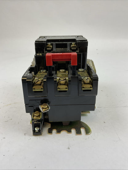 SQUARE D 8536SBG2 SIZE 0 STARTER 600VAC 5HP B3.70 HEATERS 31041-400-42 COIL 120V