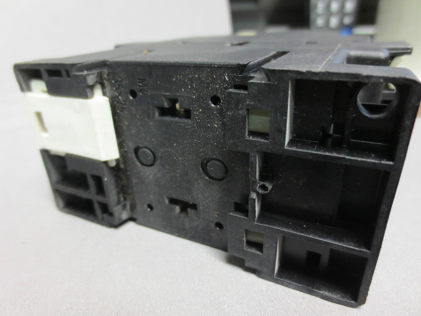 KLOCKNER-MOELLER DIL 0 M + 31 DIL M RELAY / CONTACTOR ASSEMBLY